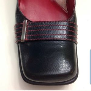 Black red stitching kenneth cole reaction